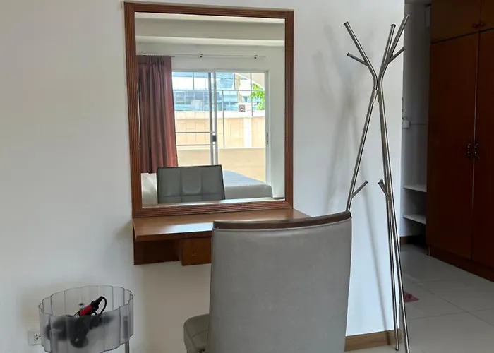 Convenient Hotel 2*
